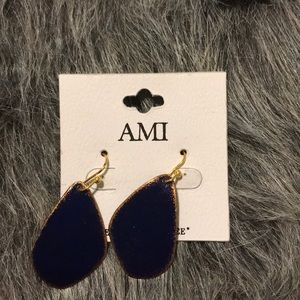 Women’s earrings